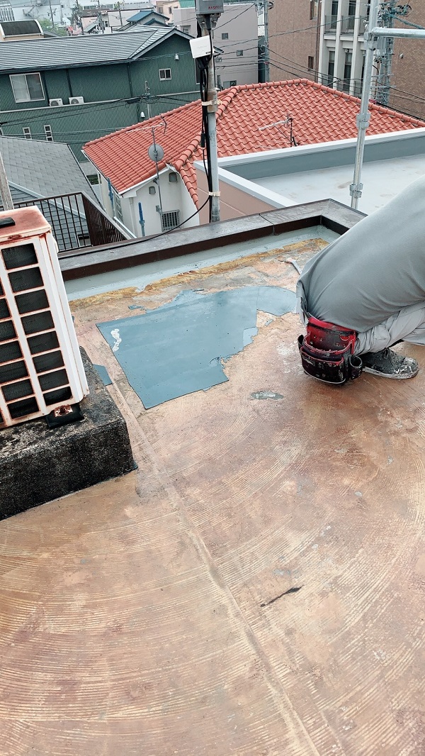 神奈川県横須賀市　屋根塗装　屋上防水工事　ウレタン防水　通気緩衡工法
