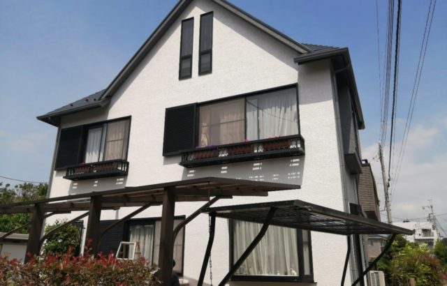 神奈川県逗子市　外壁塗装　シーリング工事　ひび割れ補修　屋根板金補修　防水工事　付帯部塗装