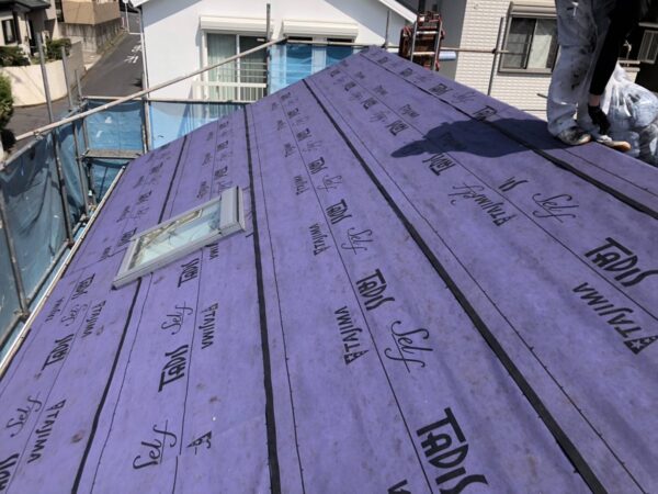 神奈川県逗子市 屋根カバー工事　防水ｼｰﾄ貼り