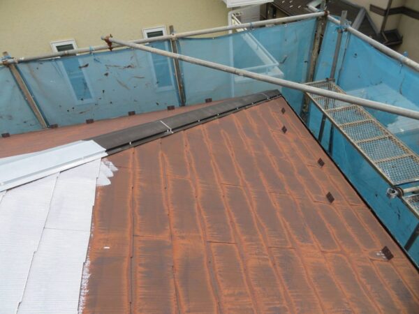 神奈川県三浦市【屋根塗装】必要不可欠な下塗りとは