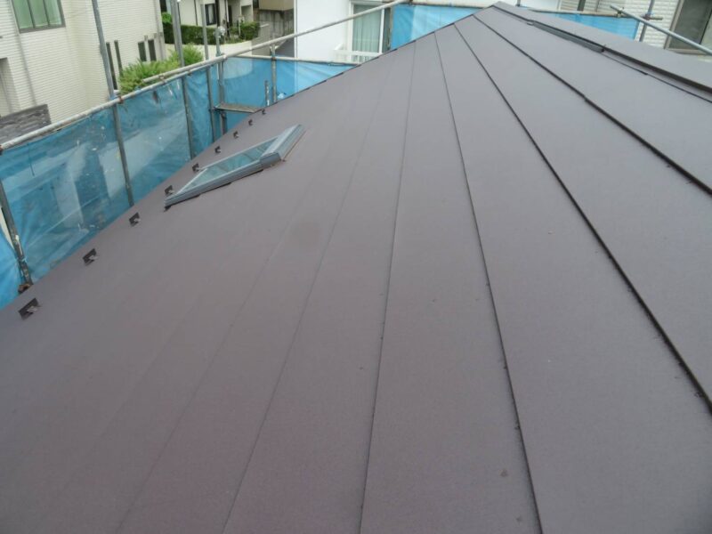神奈川県逗子市　屋根カバー工事　ガルバリウム鋼板屋根のメリット！