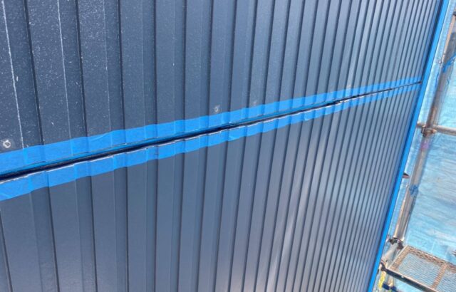 神奈川県逗子市　外壁塗装工事　外壁目地のコーキング打ち替え