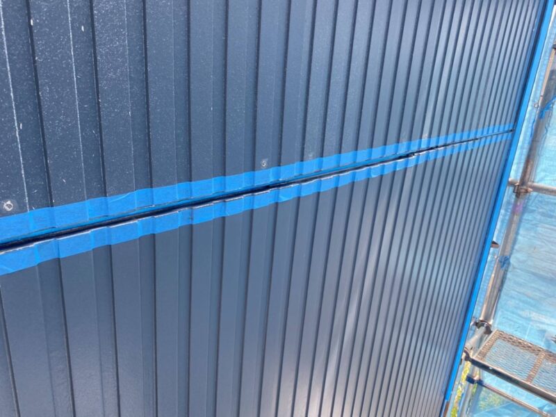 神奈川県逗子市　外壁塗装工事　外壁目地のコーキング打ち替え