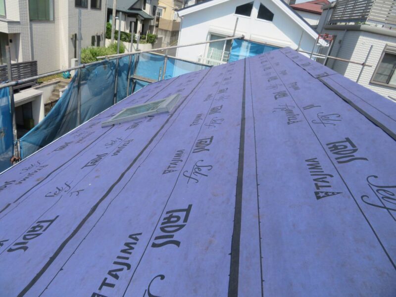 神奈川県逗子市　屋根カバー工事　屋根葺き替え・カバー工事は20年目以降にご検討ください！