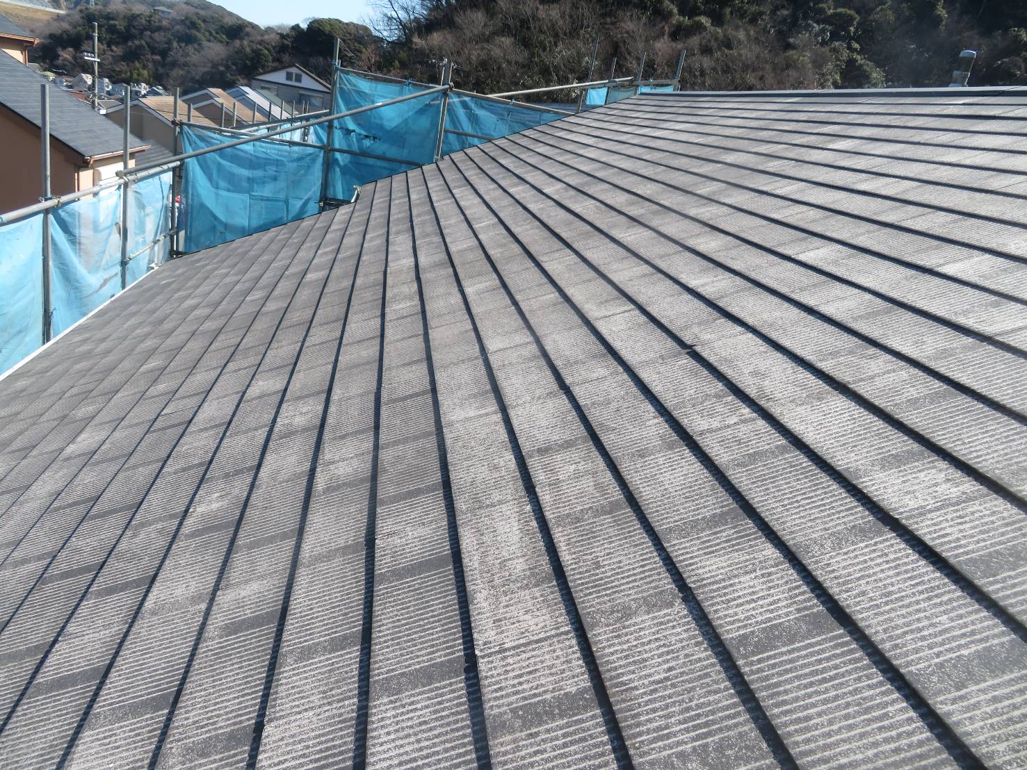 神奈川県三浦市　屋根・外壁塗装工事　施工前の屋根　定期点検の実施をおすすめします！