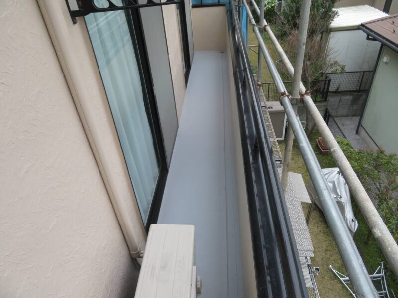 神奈川県三浦市　屋根・外壁塗装工事　ベランダ防水工事　トップコート塗装