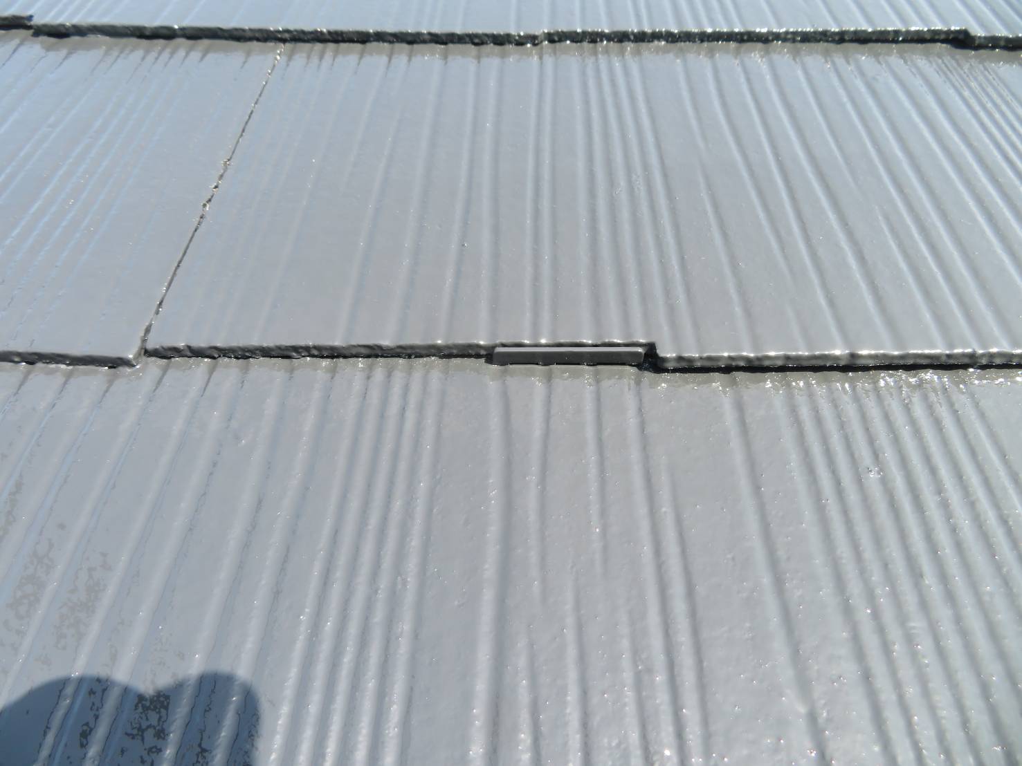 神奈川県三浦市　屋根・外壁塗装工事　タスペーサー取り付けと雪止め塗装