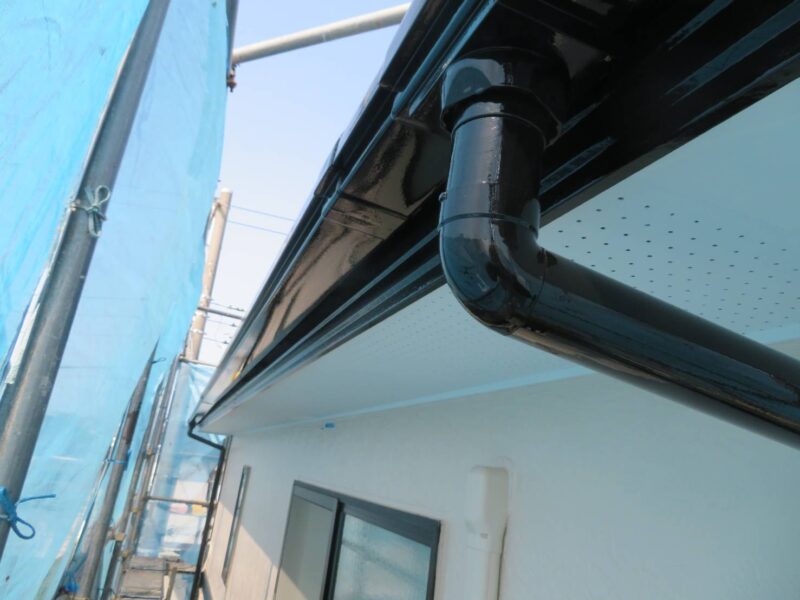 神奈川県三浦市　屋根・外壁塗装工事　雨樋塗装　不具合は塗装前に修理！