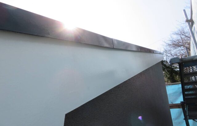 神奈川県三浦市　屋根・外壁塗装工事　破風板を塗装するときは補修も一緒に！