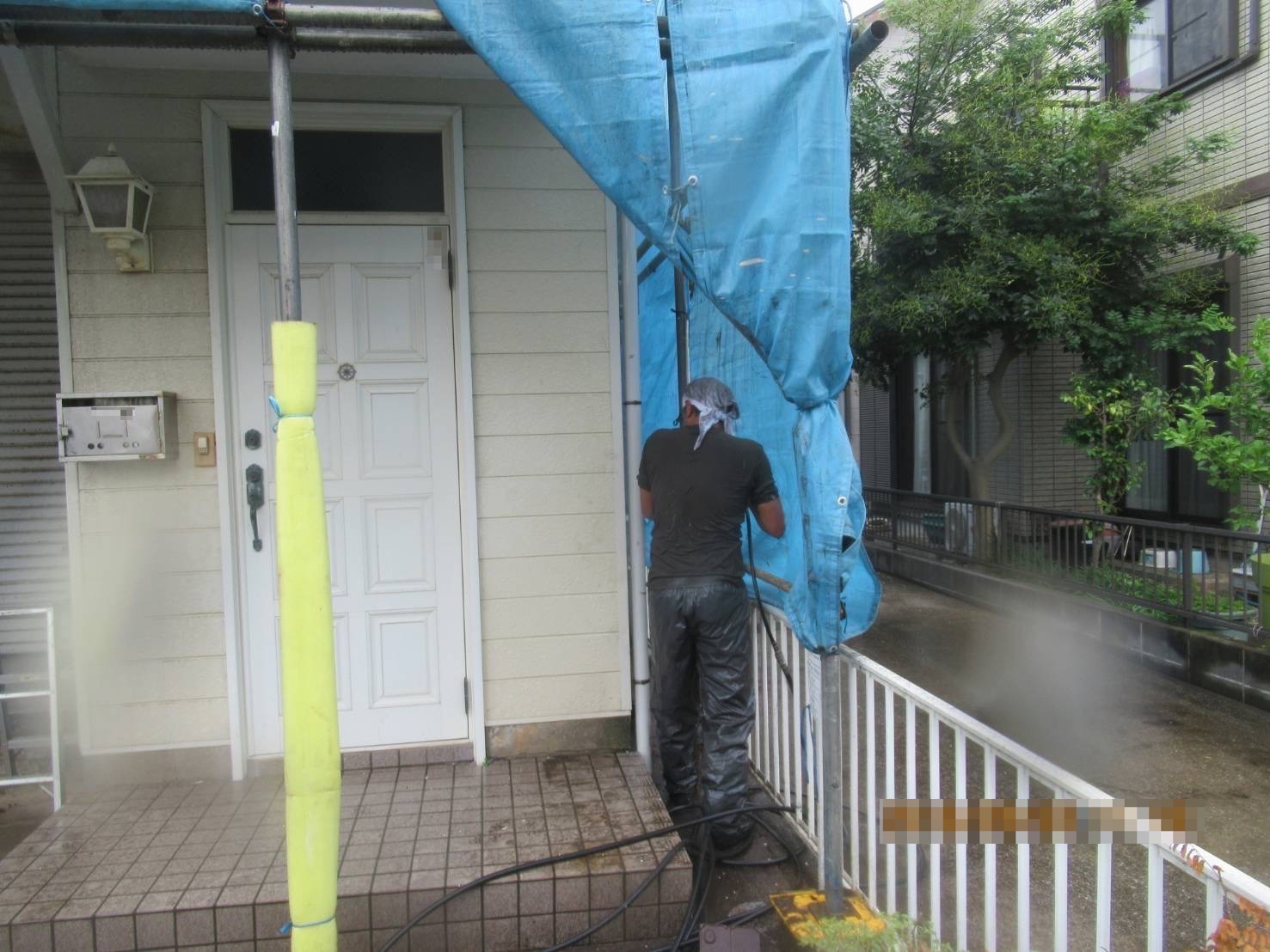 神奈川県横浜市　屋根・外壁塗装工事　下地処理作業　高圧洗浄