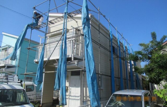 神奈川県横浜市　屋根・外壁塗装工事　足場組み立て設置　工事中もお気軽にご相談ください！