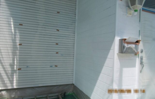 神奈川県横浜市　屋根・外壁塗装工事　外壁の下塗り作業