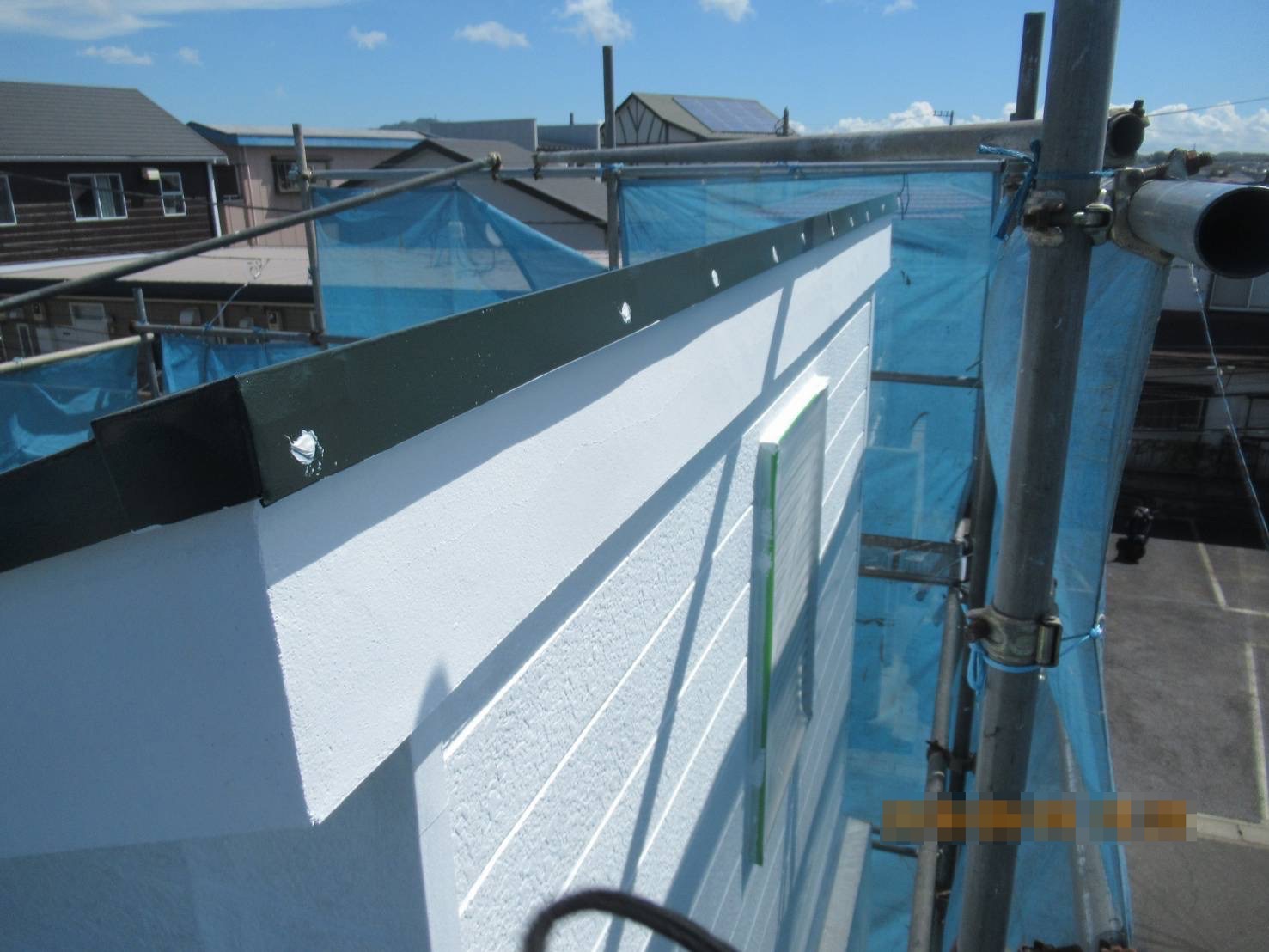 神奈川県横浜市　屋根・外壁塗装工事　屋根のコーキング処理