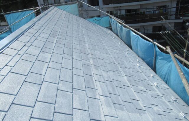 神奈川県横須賀市　屋根・外壁塗装工事　屋根の下塗り