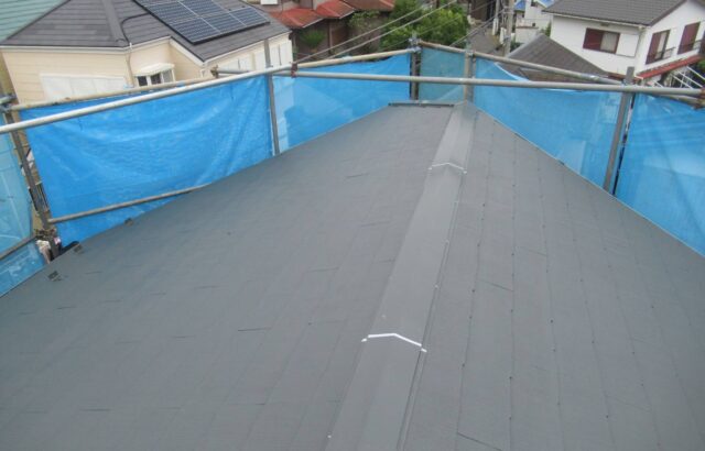 神奈川県横須賀市　屋根・外壁塗装工事　棟板金のメンテナンスは定期的にしましょう！