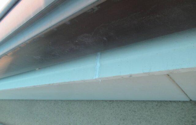 神奈川県横浜市　屋根・外壁塗装工事　付帯部　鼻隠し（破風板）のシーリング工事