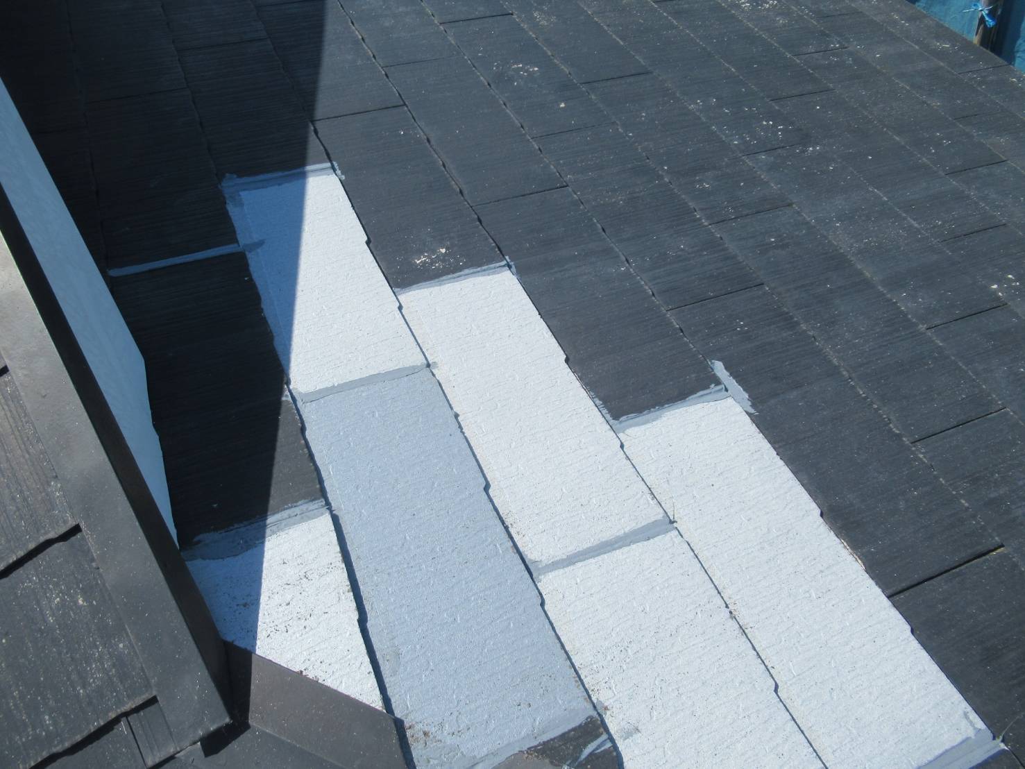 神奈川県横浜市　屋根・外壁塗装工事　スレートが割れても類似品で差し替えできます！