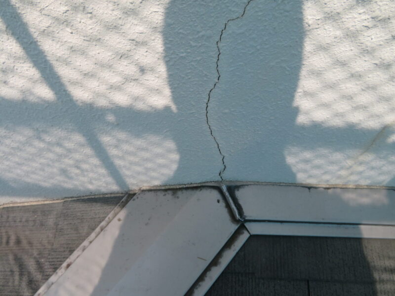 神奈川県横浜市　K様邸　外壁塗装工事　外壁にクラックが発生してしまう原因