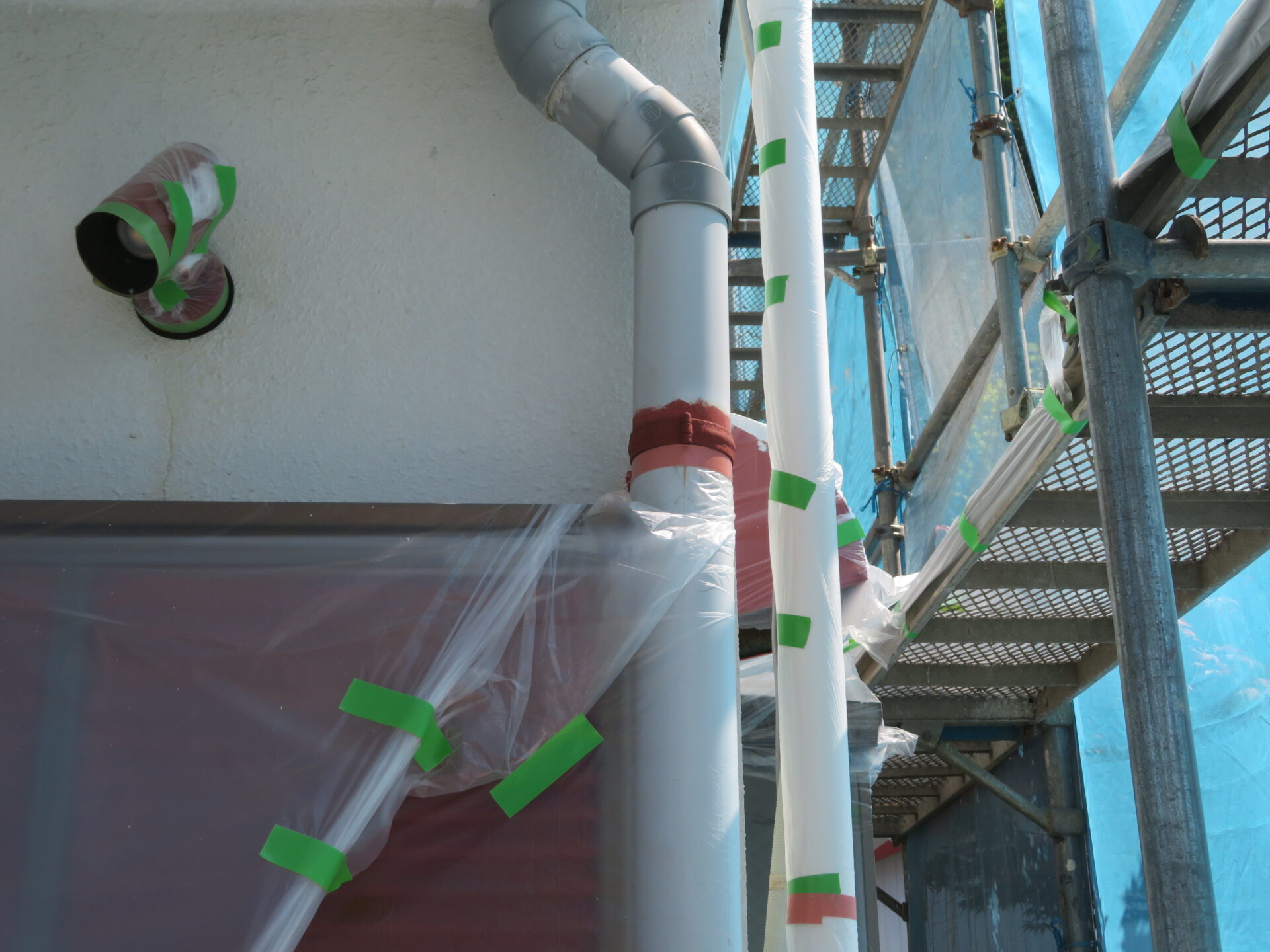 神奈川県横浜市　K様邸　外壁塗装工事　縦樋の塗装