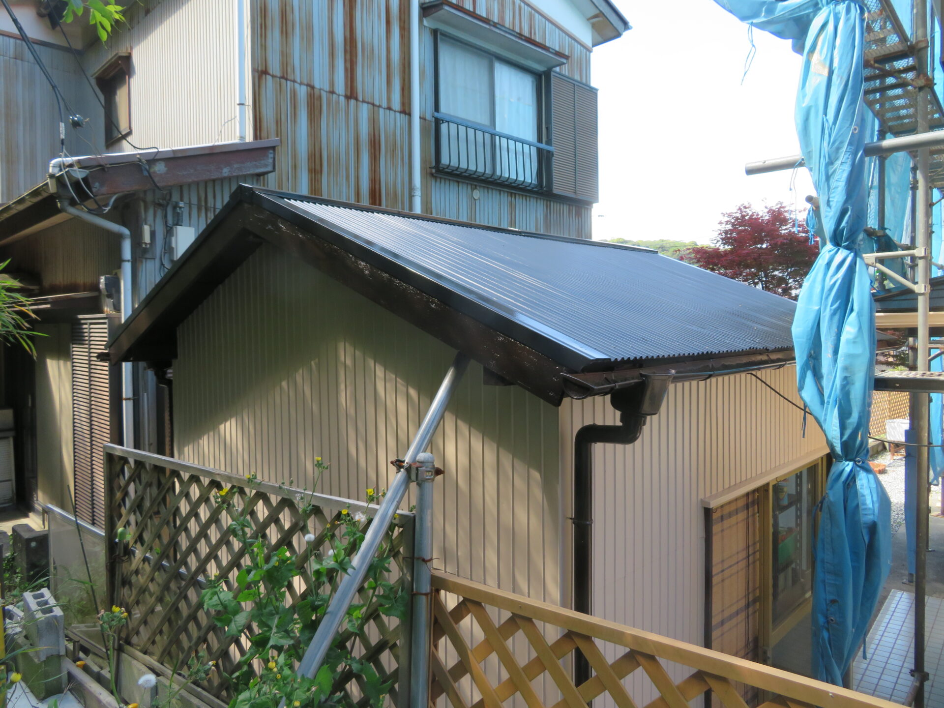 神奈川県横浜市　K様邸　屋根・外壁塗装工事　破風板と軒天井の塗装
