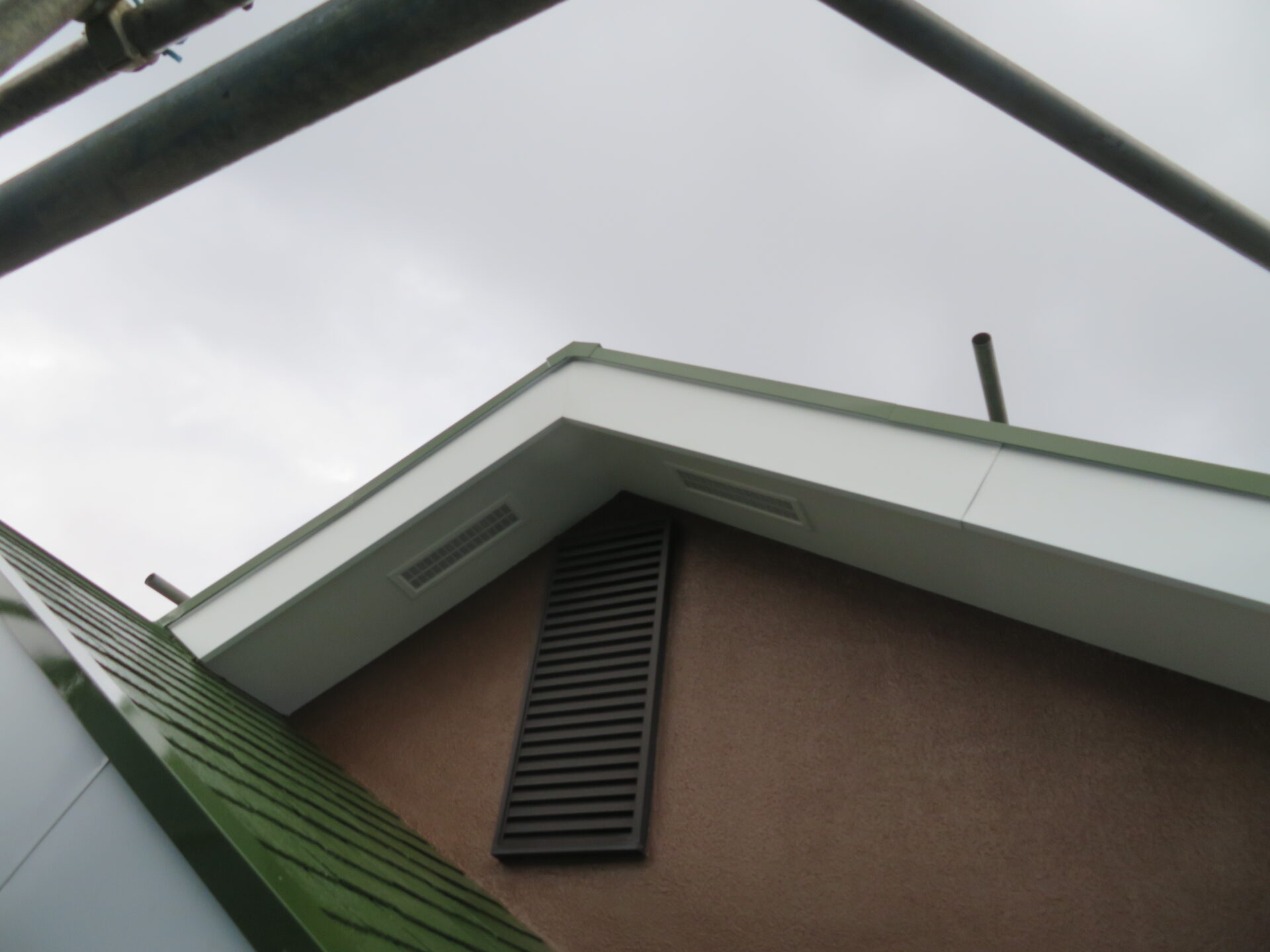 神奈川県横浜市　I様邸　屋根・外壁塗装工事　付帯部　破風板の塗装