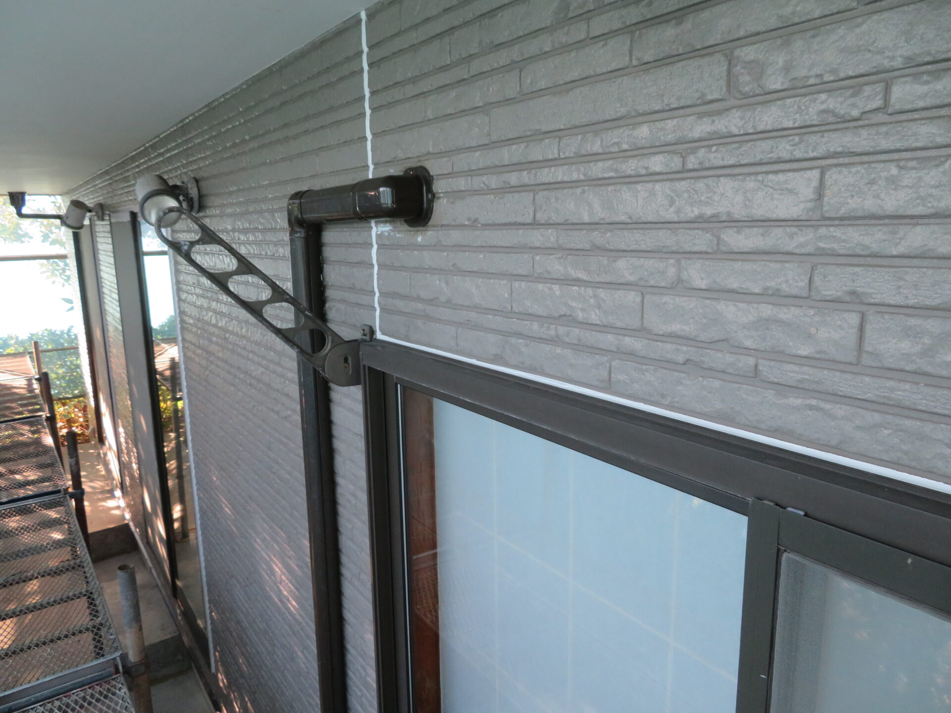 神奈川県横浜市　K様邸　外壁塗装・コーキング工事　開口部のコーキング増し打ち工事