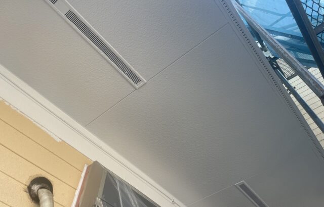 神奈川県鎌倉市　F様邸　屋根塗装・外壁塗装工事　軒天井の塗装を行いました！