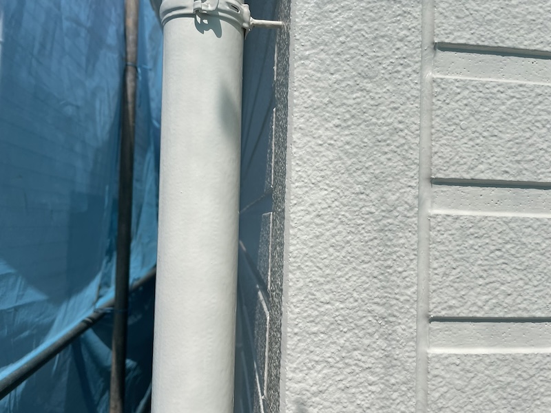 神奈川県鎌倉市　F様邸　屋根塗装・外壁塗装工事　付帯部塗装　縦樋と軒樋の役割
