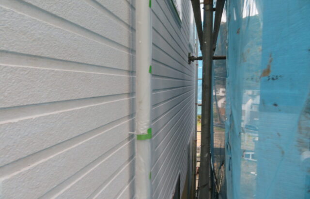 神奈川県鎌倉市　F様邸　屋根塗装・外壁塗装工事　外壁塗装 下塗りの工程