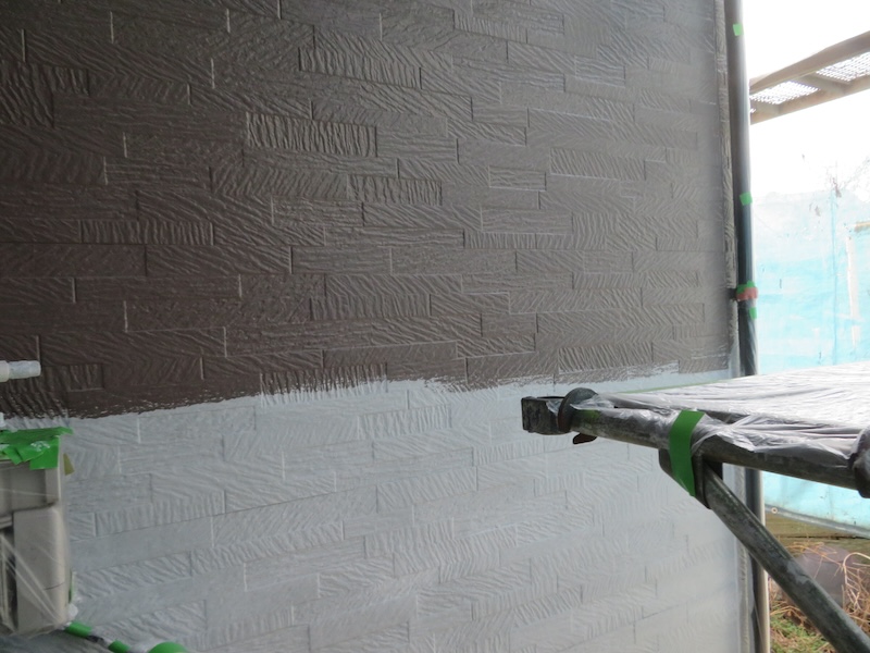 神奈川県横須賀市　M様邸　屋根塗装・外壁塗装工事　外壁の上塗り